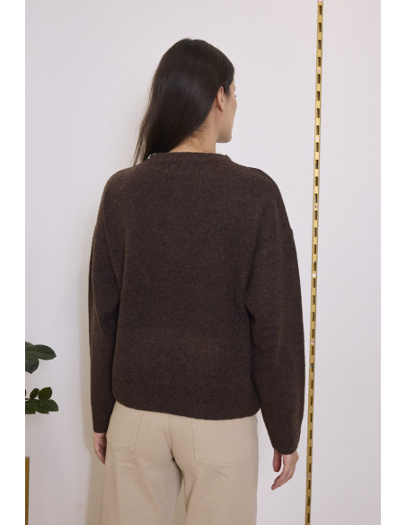 BON FASHION πλεκτό πουλόβερ με διακοσμημένη λαιμόκοψη SH798-ΚΑΦΕ